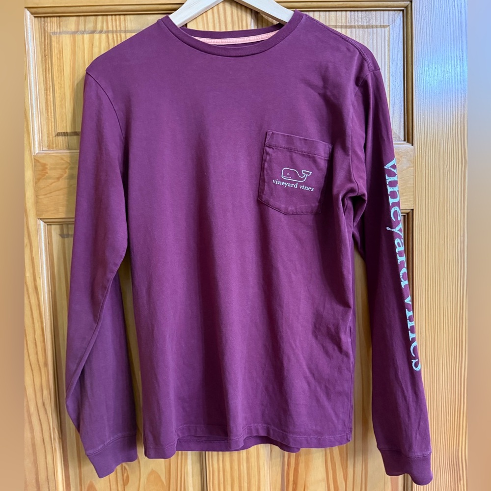 Vineyard Vines whale logo long sleeve shirt burgundy size XS